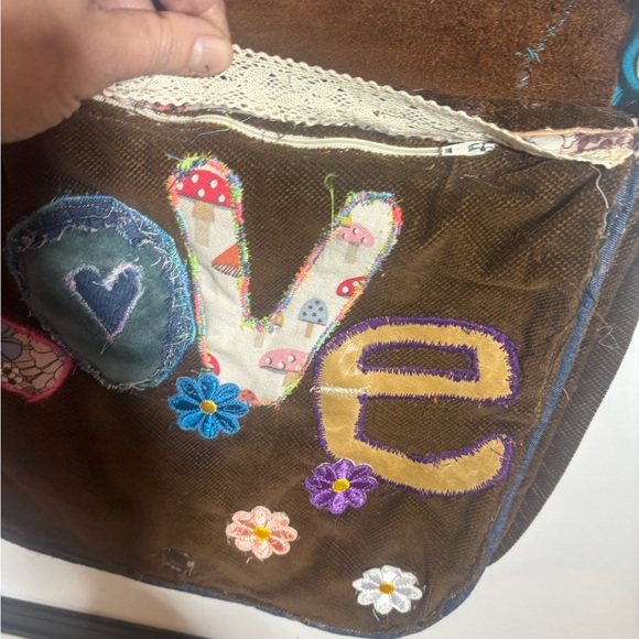 Chic Brown and Tan Crossbody Bag with Embroidered Love Design - Picture 4 of 5